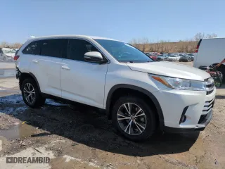2019 Toyota Highlander LE with VIN 5TDBZRFH4KS730588, listed as a Copart auction lot 52164015 with 59,467 mi miles and Salvage Title. Bid and sale history available at carsss.com. Image 4.