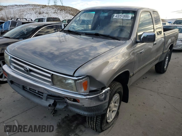 1997 Toyota T100 SR5 with VIN JT4UN24D8V0046646, listed as a Copart auction lot 43251895 with 166,827 mi miles and Salvage Title. Bid and sale history available at DreamBid. Image 1.