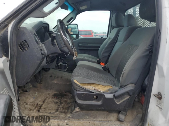 2014 Ford F-250 XL with VIN 1FTBF2BT5EEA89553, listed as a Copart auction lot 63231845 with 429,510 mi miles and Clean title. Bid and sale history available at DreamBid. Image 7.