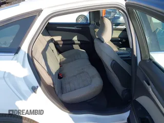 2016 Ford Fusion S with VIN 1FA6P0G79G5112887, listed as a IAAI auction lot 41522790 with 164,747 mi miles. Bid and sale history available at carsss.com. Image 8.