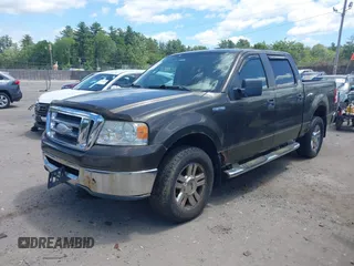 2008 Ford F-150 XLT z VIN 1FTPW14528FB75562, wystawiony jako IAAI lot #42477564 z przebiegiem 181 483 mil mil oraz . Historia ofert i sprzedaży dostępna na DreamBid. Obrazek 17.