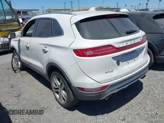 2019 Lincoln MKC Reserve with VIN 5LMCJ3D97KUL44398, listed as a IAAI auction lot 42513739 with 106,078 mi miles and . Bid and sale history available at DreamBid. Image 3.