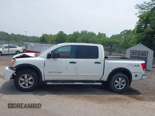 2011 Nissan Titan SL с VIN 1N6AA0EC7BN305065, выставлен на аукционе IAAI как лот 42425645 с пробегом 208 348 миль миль и . История ставок и продаж доступна на DreamBid. Изображение 14.