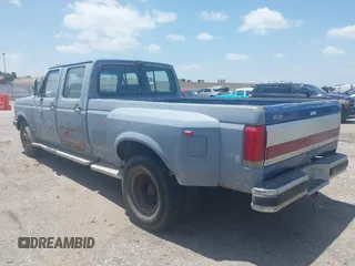 1991 Ford F-350 z VIN 2FTJW35M6MCA03659, wystawiony jako IAAI lot #42583030 z przebiegiem 31 526 mil mil oraz . Historia ofert i sprzedaży dostępna na DreamBid. Obrazek 3.