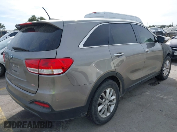 2018 Kia Sorento LX with VIN 5XYPG4A34JG411049, listed as a IAAI auction lot 41080821 with 1 mi miles. Bid and sale history available at carsss.com. Image 4.