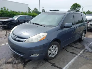 2007 Toyota Sienna XLE z VIN 5TDZK22C47S041176, wystawiony jako IAAI lot #42188204 z przebiegiem 205 203 mil mil oraz . Historia ofert i sprzedaży dostępna na DreamBid. Obrazek 2.