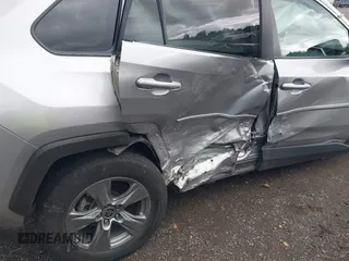 2023 Toyota RAV4 Hybrid LE с VIN 4T3MWRFV2PU086909, выставлен на аукционе IAAI как лот 42293178 с пробегом 35 267 миль миль и . История ставок и продаж доступна на DreamBid. Изображение 6.