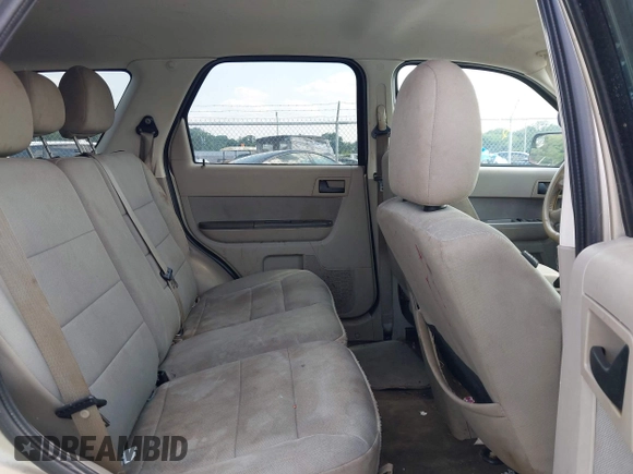 2010 Ford Escape XLT z VIN 1FMCU9D72AKC78719, wystawiony jako IAAI lot #42467034 z przebiegiem Nie podano mil oraz . Historia ofert i sprzedaży dostępna na DreamBid. Obrazek 8.