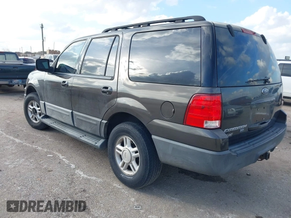 2006 Ford Expedition Special Service with VIN 1FMPU15526LA94611, listed as a IAAI auction lot 41496477 with 171,574 mi miles. Bid and sale history available at carsss.com. Image 3.