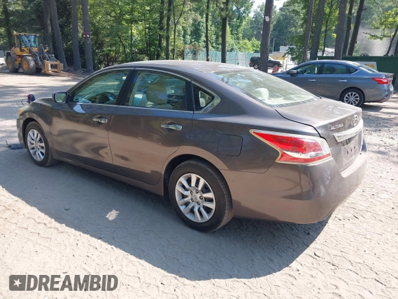 2013 Nissan Altima SV with VIN 1N4AL3AP0DC292204, listed as a IAAI auction lot 42844510 with 173,596 mi miles and . Bid and sale history available at DreamBid. Image 3.