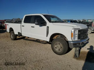 2023 Ford F-250 XL with VIN 1FT7W2BA3PEE18810, listed as a Copart auction lot 42390845 with 59,286 mi miles and Salvage title. Bid and sale history available at DreamBid. Image 4.
