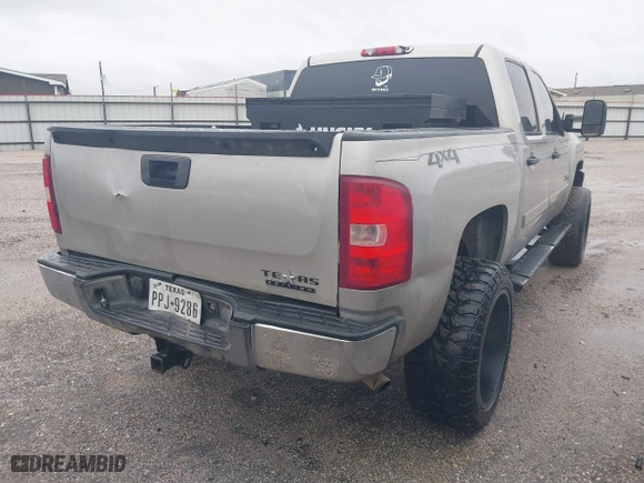 2007 Chevrolet Silverado 1500 LT w/1LT with VIN 3GCEK13C07G528221, listed as a IAAI auction lot 41510443 with 278,864 mi miles. Bid and sale history available at carsss.com. Image 4.