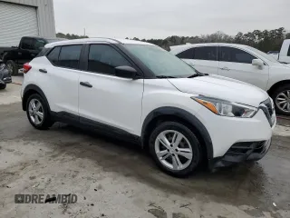 2020 Nissan Kicks S with VIN 3N1CP5BV5LL557639, listed as a Copart auction lot 44612695 with 80,663 mi miles and Salvage Title. Bid and sale history available at carsss.com. Image 4.