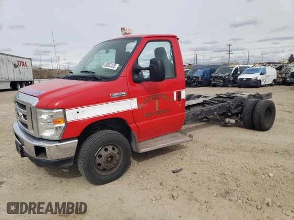 2016 Ford Econoline Commercial z VIN 1FDXE4FSXGDC47802, wystawiony jako Copart lot #49002405 z przebiegiem 125 108 mil mil oraz Tytuł czysty. Historia ofert i sprzedaży dostępna na DreamBid. Obrazek 1.