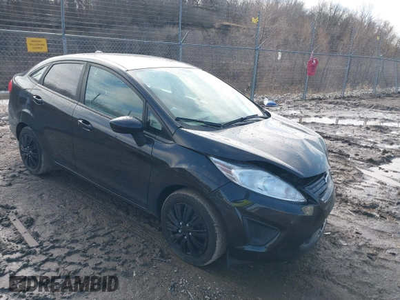 2013 Ford Fiesta S z VIN 3FADP4AJ2DM129703, wystawiony jako IAAI lot #41669041 z przebiegiem 138 831 mil mil oraz . Historia ofert i sprzedaży dostępna na DreamBid. Obrazek 1.
