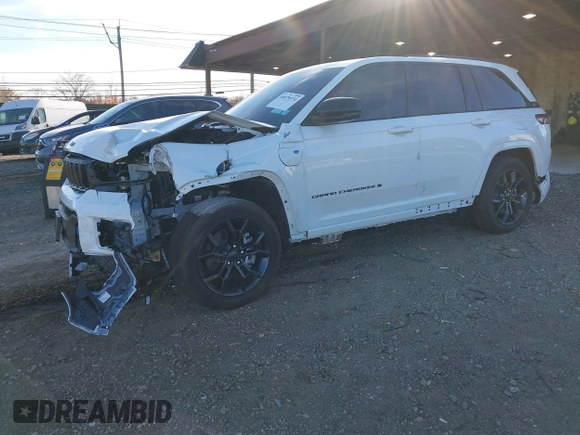 2024 Jeep Grand Cherokee with VIN 1C4RJYB63R8510782, listed as a IAAI auction lot 40878374 with 2,396 mi miles and . Bid and sale history available at DreamBid. Image 2.