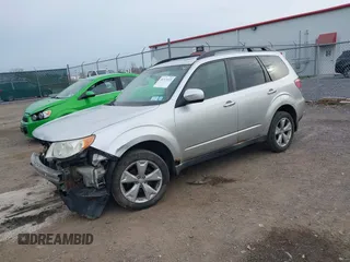 2009 Subaru Forester X с VIN JF2SH63699H753725, выставлен на аукционе IAAI как лот 40713315 с пробегом 255 082 миль миль и . История ставок и продаж доступна на DreamBid. Изображение 17.