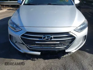 2017 Hyundai Elantra SE z VIN 5NPD84LFXHH209973, wystawiony jako IAAI lot #42124541 z przebiegiem 103 676 mil mil oraz . Historia ofert i sprzedaży dostępna na DreamBid. Obrazek 17.