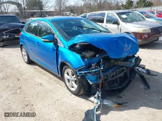 2013 Ford Focus SE with VIN 1FADP3K29DL283330, listed as a IAAI auction lot 42028093 with 101,391 mi miles. Bid and sale history available at carsss.com. Image 1.