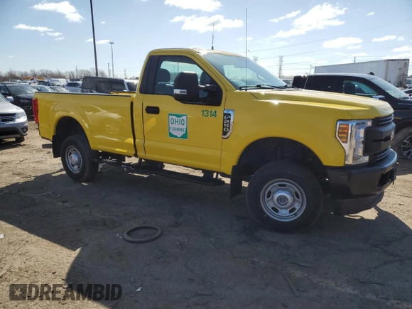 2019 Ford F-250 XL with VIN 1FTBF2B60KEG24939, listed as a Copart auction lot 51901055 with 132,180 mi miles and Salvage title. Bid and sale history available at DreamBid. Image 4.