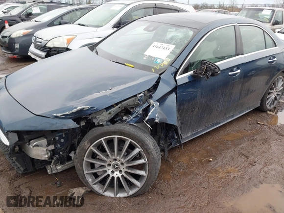 2022 Mercedes-Benz A 220 with VIN W1K3G4FB3NJ333910, listed as a IAAI auction lot 41647433 with 57,762 mi miles and . Bid and sale history available at DreamBid. Image 16.