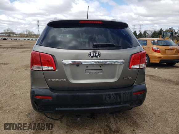 2013 Kia Sorento EX with VIN 5XYKUDA22DG370208, listed as a Copart auction lot 52539585 with 265,133 mi miles and Salvage title. Bid and sale history available at DreamBid. Image 6.
