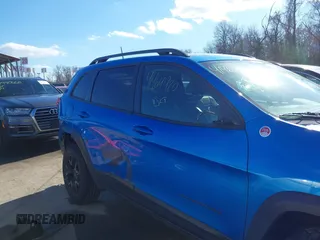2018 Jeep Cherokee Trailhawk with VIN 1C4PJMBX7JD507453, listed as a IAAI auction lot 41464420 with 100,369 mi miles and . Bid and sale history available at DreamBid. Image 17.