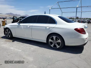 2019 Mercedes-Benz E 300 z VIN WDDZF4JBXKA529715, wystawiony jako Copart lot #56914325 z przebiegiem 71 343 mil mil oraz Szkoda całkowita • Salvage title. Historia ofert i sprzedaży dostępna na DreamBid. Obrazek 2.