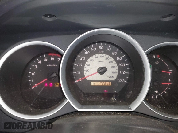 2005 Toyota Tacoma PreRunner z VIN 5TETU62N15Z064813, wystawiony jako IAAI lot #41353526 z przebiegiem 172 318 mil mil oraz . Historia ofert i sprzedaży dostępna na DreamBid. Obrazek 7.