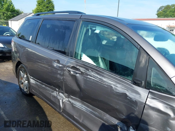 2017 Toyota Sienna SE with VIN 5TDXZ3DC4HS799333, listed as a IAAI auction lot 42424153 with 110,792 mi miles and . Bid and sale history available at DreamBid. Image 13.