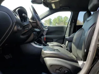 2021 Jeep Compass 80th Anniversary z VIN 3C4NJDEB2MT570661, wystawiony jako Copart lot #53956575 z przebiegiem 32 593 mil mil oraz Szkoda całkowita • Salvage title. Historia ofert i sprzedaży dostępna na DreamBid. Obrazek 7.