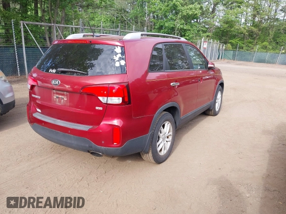 2015 Kia Sorento LX with VIN 5XYKT3A66FG569118, listed as a IAAI auction lot 42156534 with 147,257 mi miles. Bid and sale history available at carsss.com. Image 4.