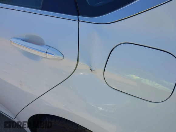 2018 Genesis G80 3.8L with VIN KMHGN4JE7JU253100, listed as a IAAI auction lot 41322591 with 76,266 mi miles. Bid and sale history available at carsss.com. Image 17.