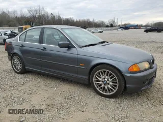 2001 BMW 3 Series 330i with VIN WBAAV53401FT01378, listed as a Copart auction lot 47212715 with 185,463 mi miles and Salvage Title. Bid and sale history available at carsss.com. Image 4.