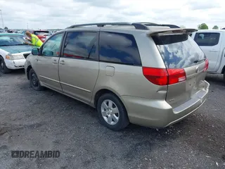 2004 Toyota Sienna XLE with VIN 5TDZA22C04S166738, listed as a IAAI auction lot 42137264 with 147,551 mi miles. Bid and sale history available at carsss.com. Image 3.