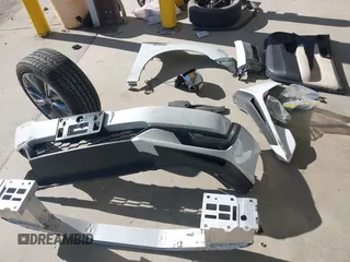 2018 Honda Clarity Plug-In Hybrid Touring with VIN JHMZC5F38JC003207, listed as a IAAI auction lot 42057987 with 35,420 mi miles. Bid and sale history available at carsss.com. Image 12.