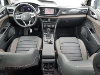 2024 Volkswagen Taos SEL z VIN 3VV4X7B29RM118211, wystawiony jako Copart lot #57760325 z przebiegiem 11 298 mil mil oraz Szkody całkowita. Historia ofert i sprzedaży dostępna na DreamBid. Obrazek 8.