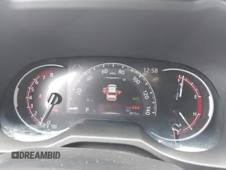 2025 Toyota RAV4 XLE Premium z VIN 2T3A1RFV7SW514631, wystawiony jako IAAI lot #42247225 z przebiegiem 4 815 mil mil oraz . Historia ofert i sprzedaży dostępna na DreamBid. Obrazek 7.