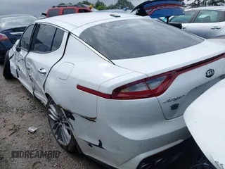 2018 Kia Stinger with VIN KNAE15LA1J6029913, listed as a IAAI auction lot 41477274 with 105,479 mi miles. Bid and sale history available at carsss.com. Image 3.