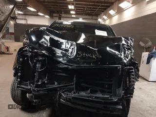 2017 Cadillac Escalade Luxury z VIN 1GYS4BKJXHR357489, wystawiony jako IAAI lot #39243523 z przebiegiem 60 265 mil mil oraz . Historia ofert i sprzedaży dostępna na DreamBid. Obrazek 6.