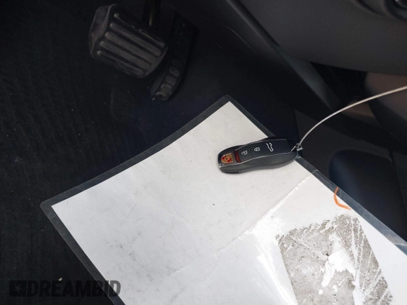 2018 Porsche Cayenne z VIN WP1AA2A27JKA02278, wystawiony jako IAAI lot #42161741 z przebiegiem 62 217 mil mil oraz . Historia ofert i sprzedaży dostępna na DreamBid. Obrazek 11.