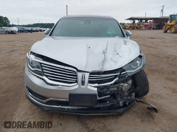 2018 Lincoln MKX Reserve z VIN 2LMPJ6LR1JBL30318, wystawiony jako IAAI lot #42204680 z przebiegiem 94 903 mil mil oraz . Historia ofert i sprzedaży dostępna na DreamBid. Obrazek 12.