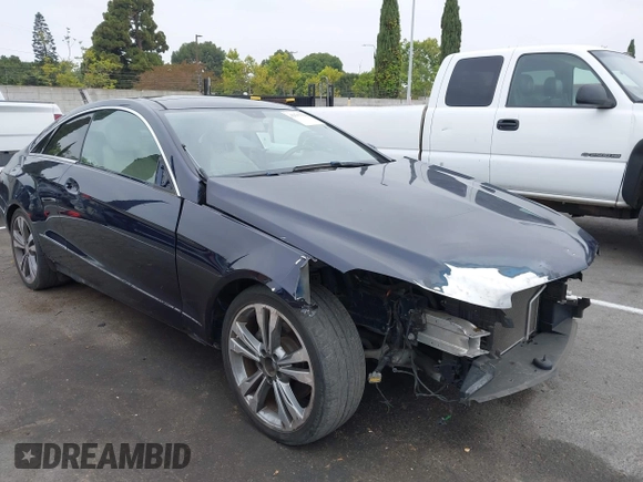 2014 Mercedes-Benz E 350 with VIN WDDKJ5KB7EF282343, listed as a IAAI auction lot 42597510 with 70,026 mi miles and . Bid and sale history available at DreamBid. Image 1.