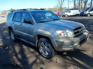 2005 Toyota 4Runner SR5 with VIN JTEBU14R450068462, listed as a IAAI auction lot 42048628 with 205,722 mi miles. Bid and sale history available at carsss.com. Image 1.