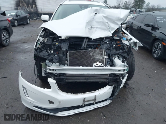 2015 Volvo XC60 T5 Drive-E Premier Plus with VIN YV440MDC9F2562227, listed as a IAAI auction lot 41113295 with 78,976 mi miles. Bid and sale history available at carsss.com. Image 6.