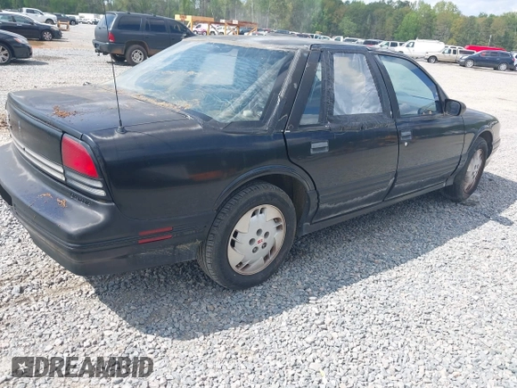 1996 Oldsmobile Cutlass Supreme S z VIN 1G3WH52M2TF363353, wystawiony jako IAAI lot #41955292 z przebiegiem 143 347 mil mil oraz . Historia ofert i sprzedaży dostępna na DreamBid. Obrazek 4.