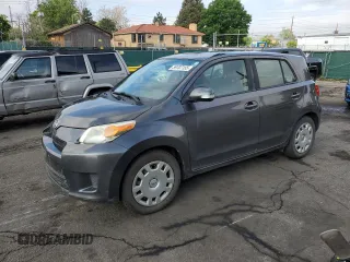 2010 Scion xD z VIN JTKKU4B49AJ052333, wystawiony jako Copart lot #59707155 z przebiegiem 177 755 mil mil oraz Czysty tytuł • Clean title. Historia ofert i sprzedaży dostępna na DreamBid. Obrazek 1.