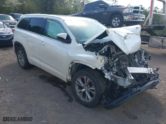 2014 Toyota Highlander XLE with VIN 5TDKKRFH7ES028046, listed as a IAAI auction lot 41792653 with 1 mi miles. Bid and sale history available at carsss.com. Image 1.