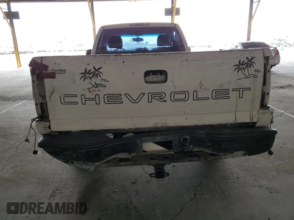 2005 Chevrolet Silverado 1500 Work Truck z VIN 1GCEC14X55Z234955, wystawiony jako Copart lot #58243335 z przebiegiem 311 753 mil mil oraz Szkoda całkowita • Salvage title. Historia ofert i sprzedaży dostępna na DreamBid. Obrazek 6.