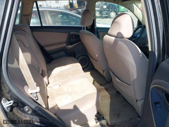 2007 Toyota RAV4 with VIN JTMZD33V076033639, listed as a IAAI auction lot 41941119 with 269,204 mi miles. Bid and sale history available at carsss.com. Image 8.